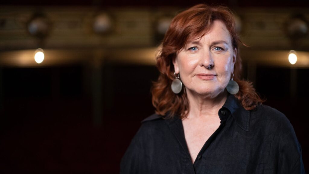 Lindy Hume portrait
